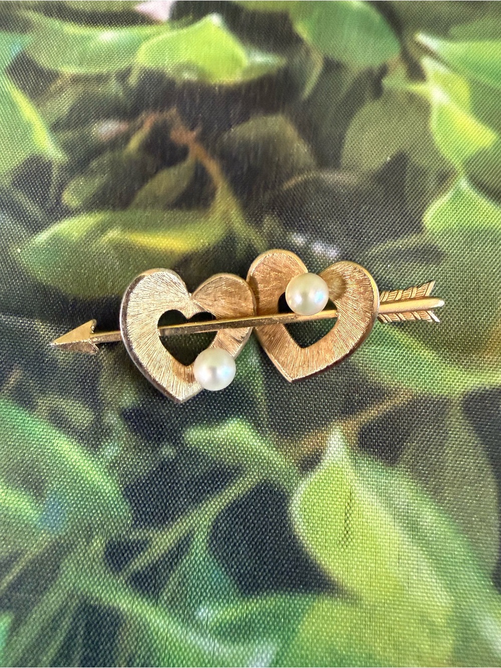 Vintage Krementz Gold Double Heart Arrow Brooch with Pearl Details